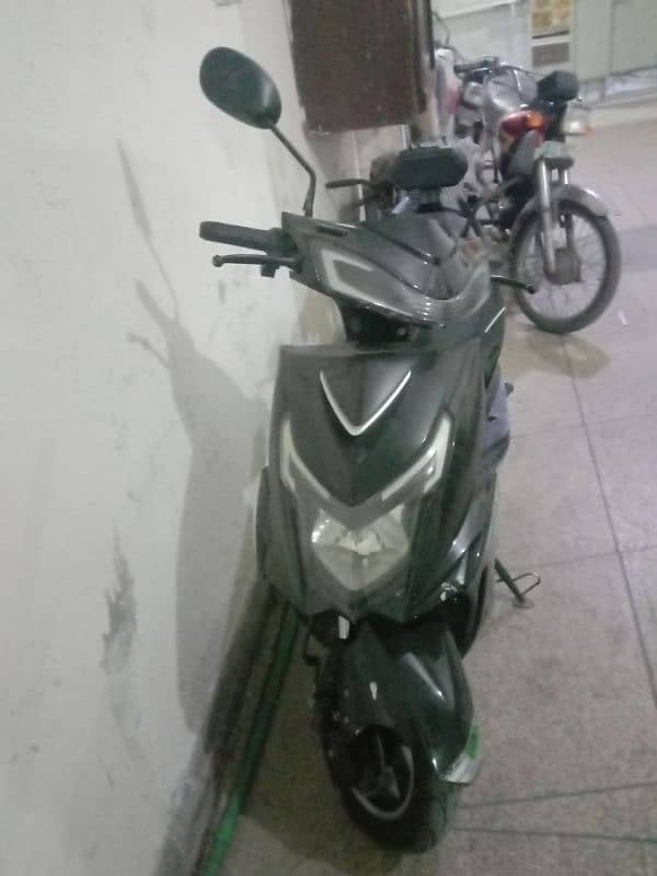 03454228224  electric scooty 1