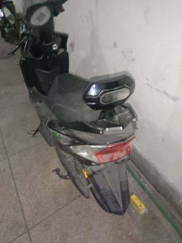 03454228224  electric scooty 3