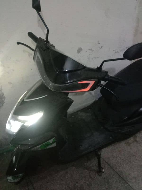 03454228224  electric scooty 7