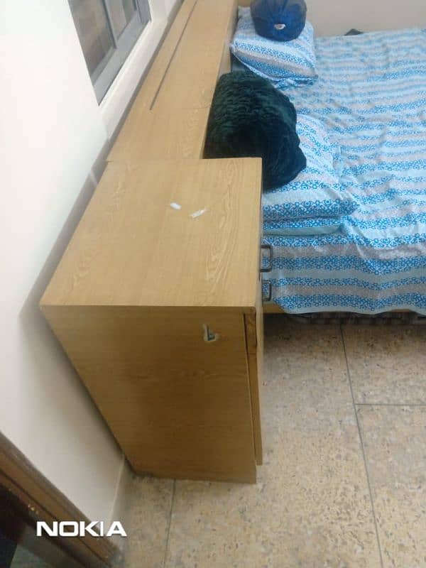 bed,  side table drawer and dressing table 2