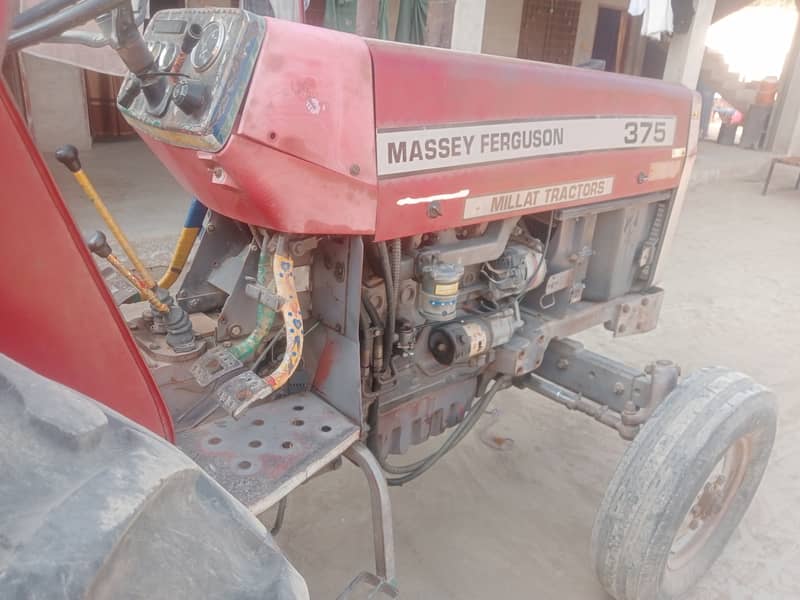 Massey Ferguson 375 Model 2010 1