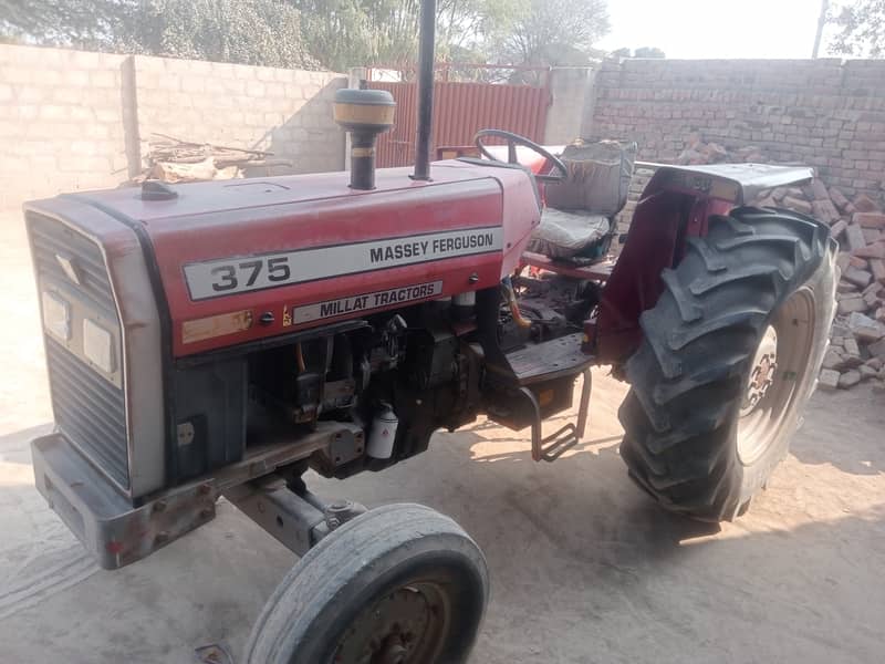 Massey Ferguson 375 Model 2010 10