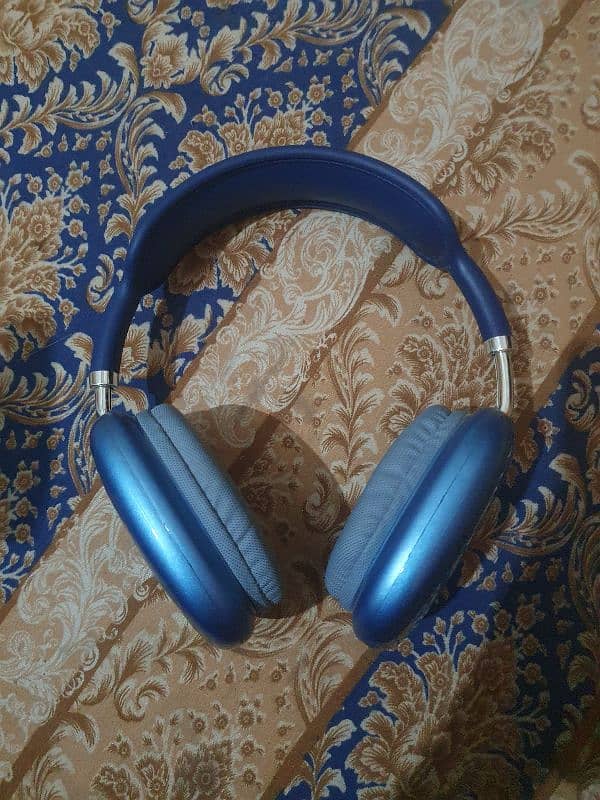 Trending Aesthetic Headphones lady hand used. 5