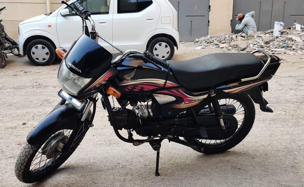 Honda Pridor 2015 (Mint Condition) 1