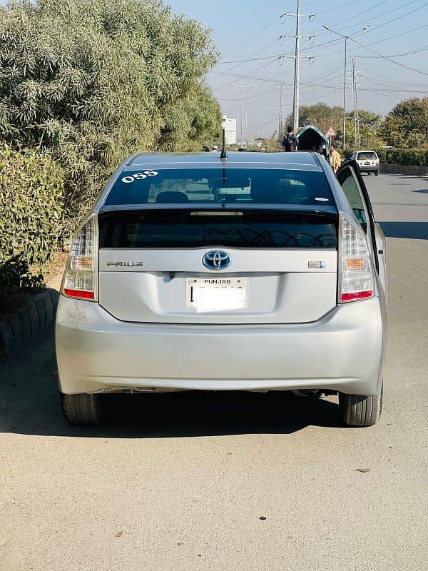 Toyota Prius 2010 1