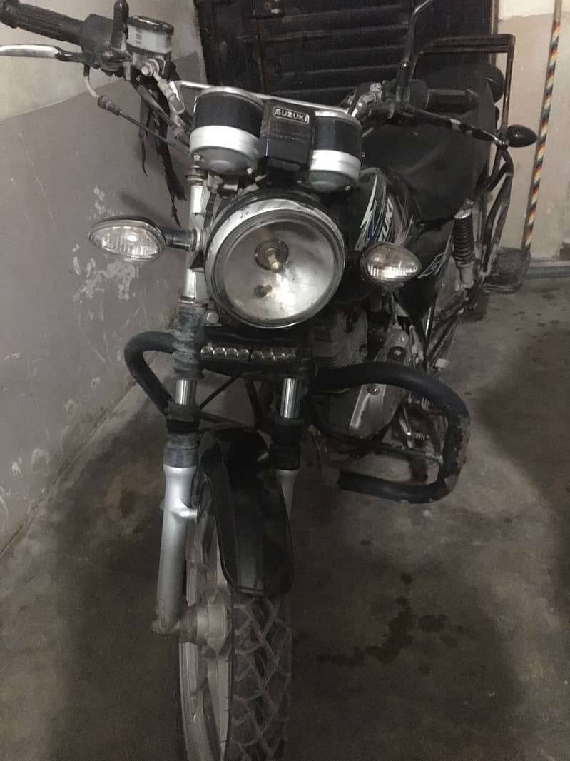 Suzuki GS 150 SE 2018 4