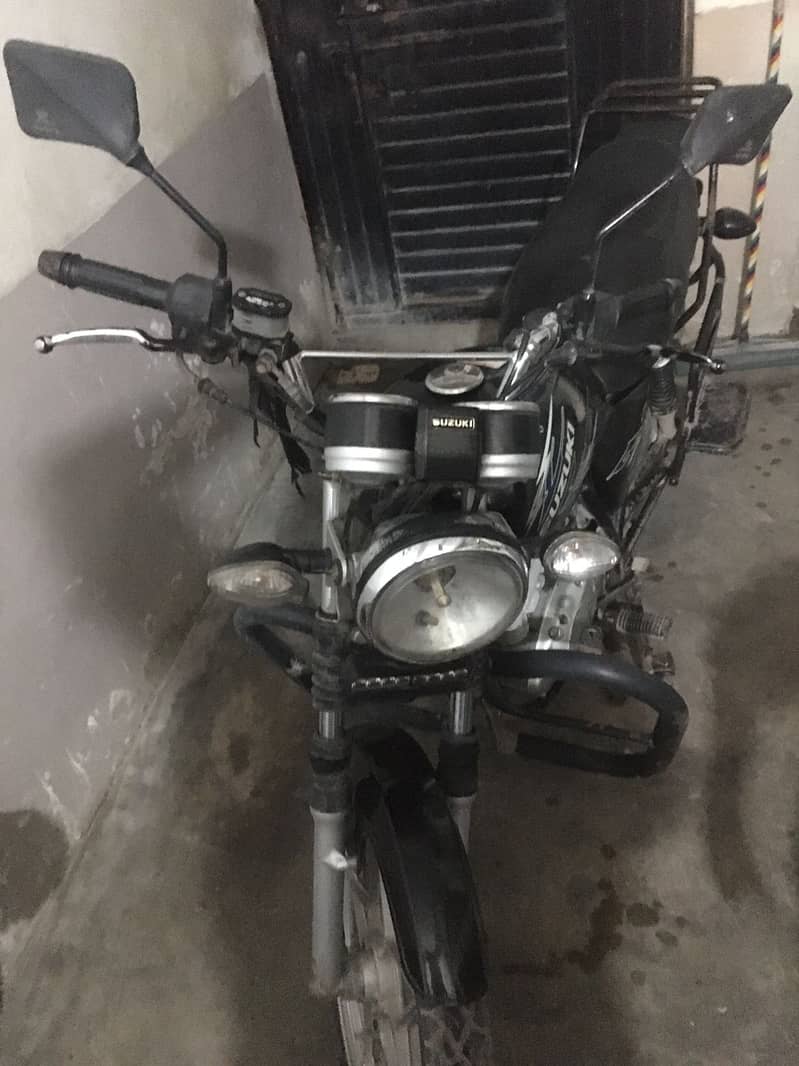 Suzuki GS 150 SE 2018 8