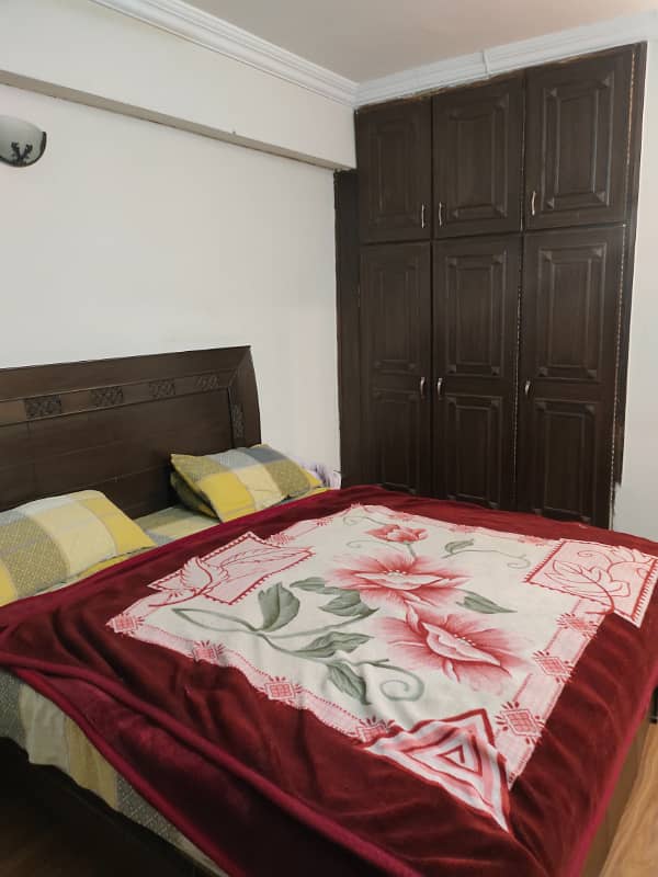 Room available for rent in F11 markaz 5