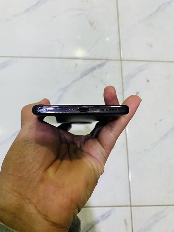 vivo  v30e 4