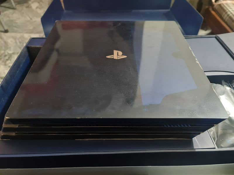 Play Station 4Pro 2Tb 6