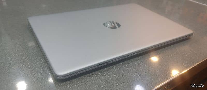 hp pavilion 15 DY i5 11th gen touch screen 8