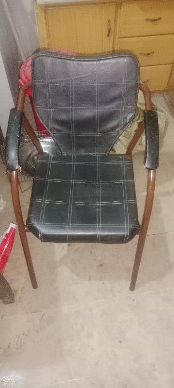 Metal body leather seat chair , 10 chairs available in low price sell 0