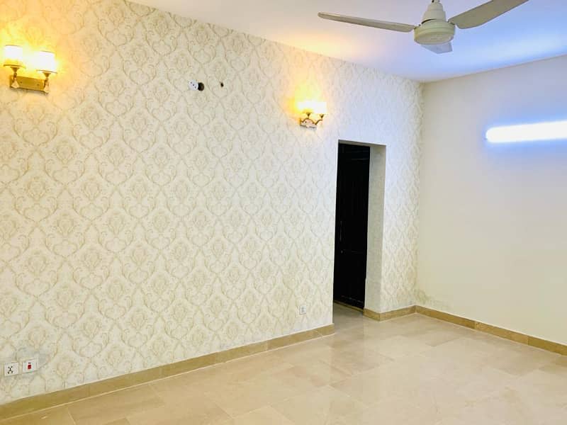 1 kanal modern design house for RENT hot located phase 6 4