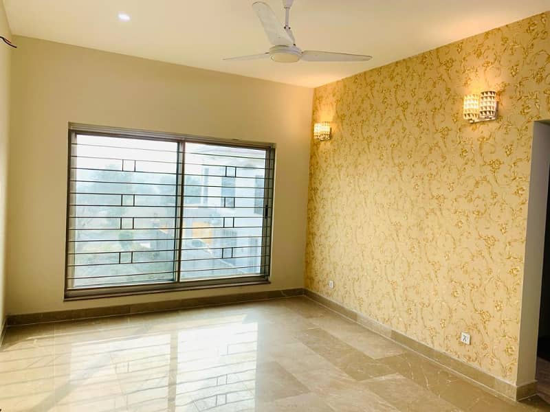 1 kanal modern design house for RENT hot located phase 6 14