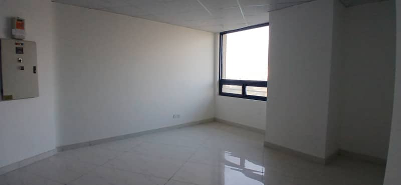 379 Square Feet Office Prime Space Available For Rent In Main Boulevard Gulberg 3 Lahore 4