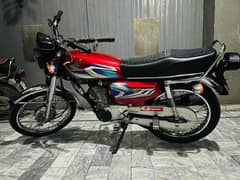 Honda 125 2022 model  10/10 condition    genuine