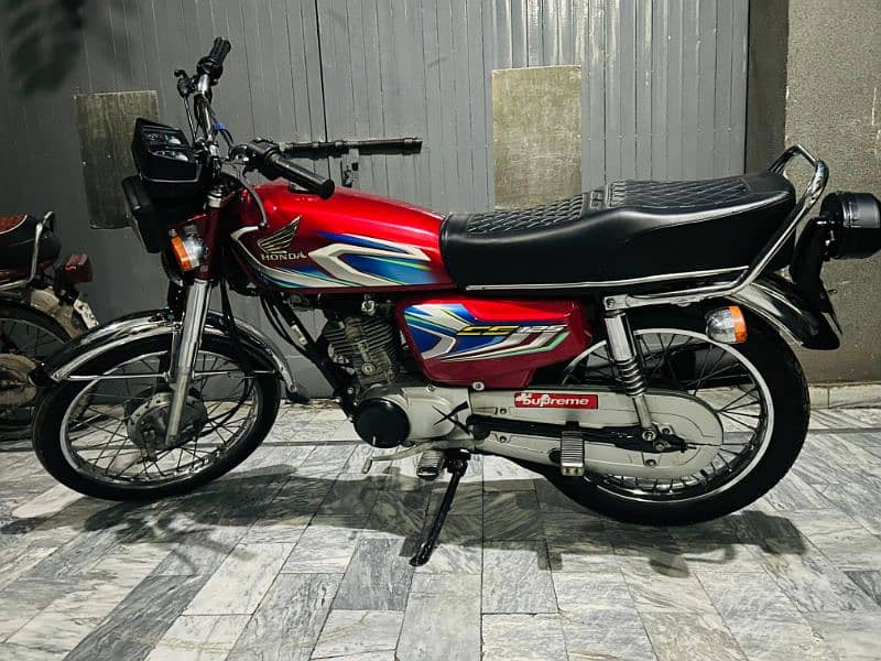 Honda 125 2022 model  10/10 condition    genuine 0