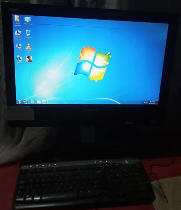 Dubai ka computer hai 4 GB ram Windows 7 touch screen computer 2