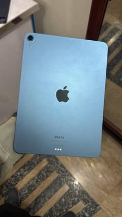 Ipad Air 5 5th Generation in mint condition