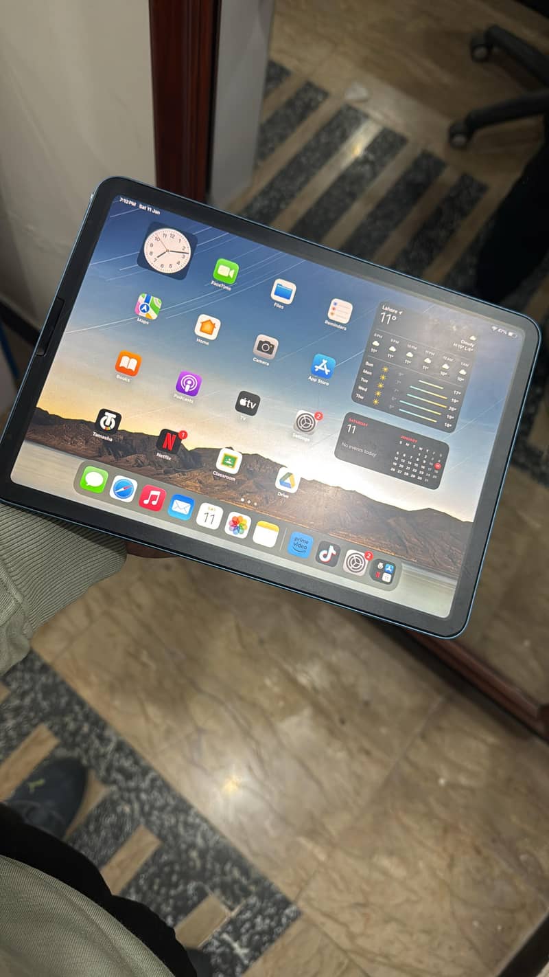 Ipad Air 5 5th Generation in mint condition 3