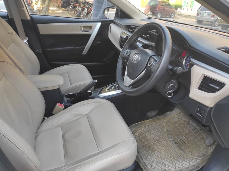 Toyota Corolla Altis Grande CVT-I 1.8 2016 5