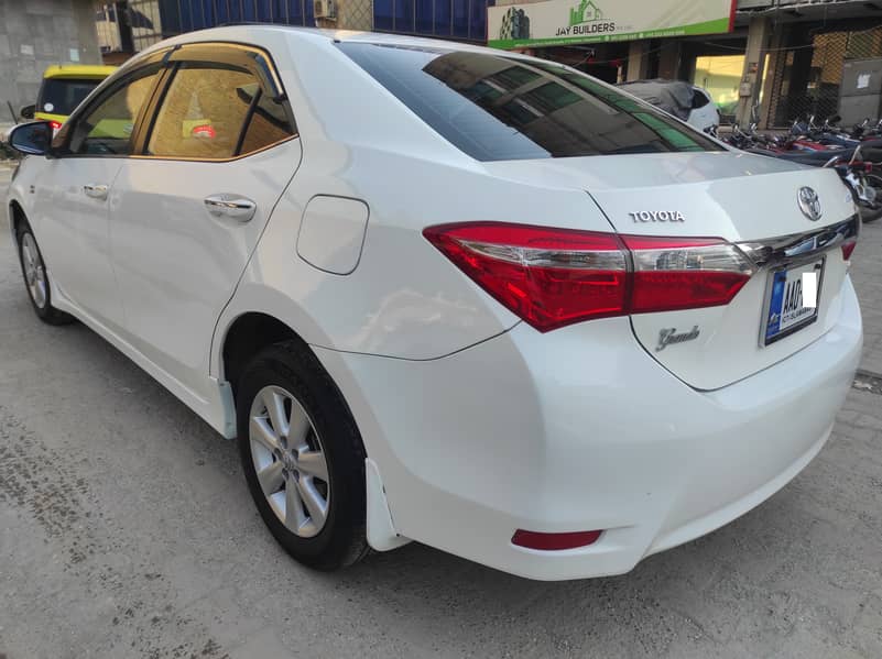 Toyota Corolla Altis Grande CVT-I 1.8 2016 9