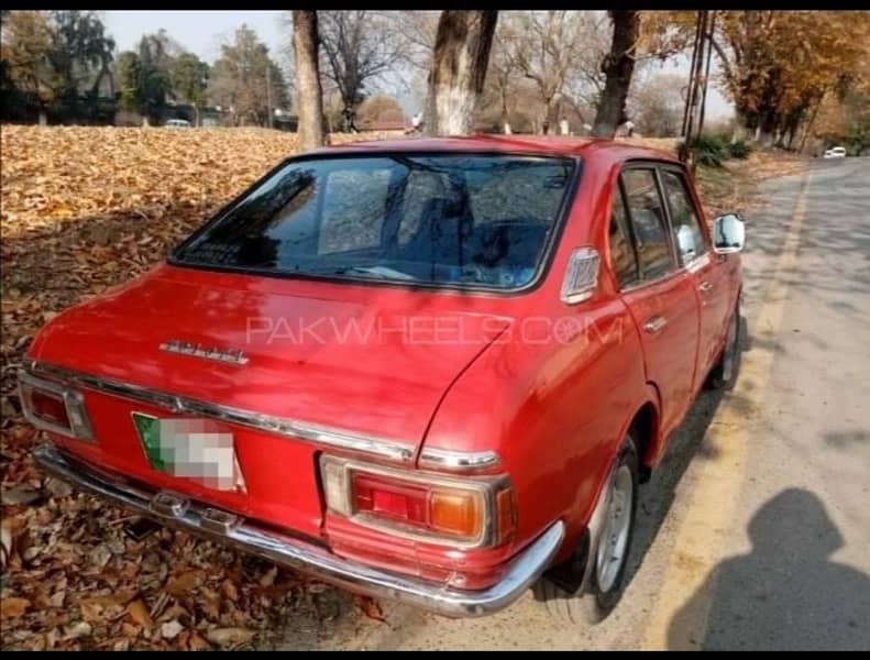 Toyota Corolla 1972 3