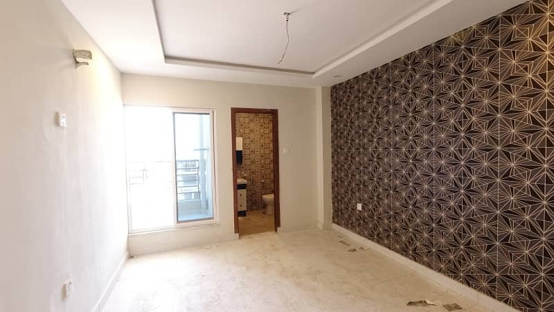 2 bed flat available for rent faisal town 6