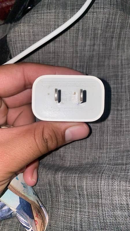 iphone 20 W charger 0