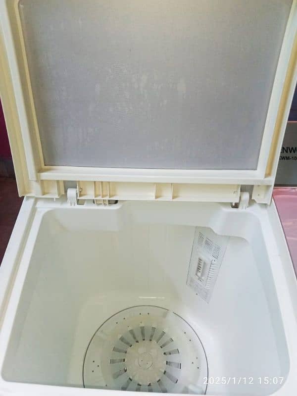 kenwood washing machine twin tub model no: KWM 1012 SA 9