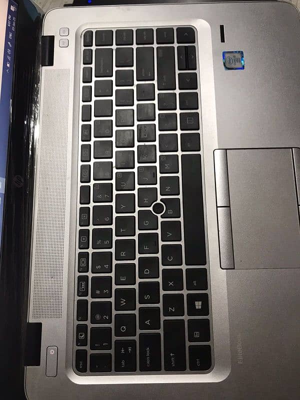 hp elitebook leptop only 2 months use 1