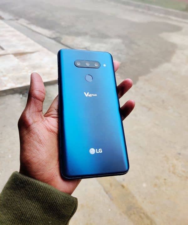 Lg V40 0