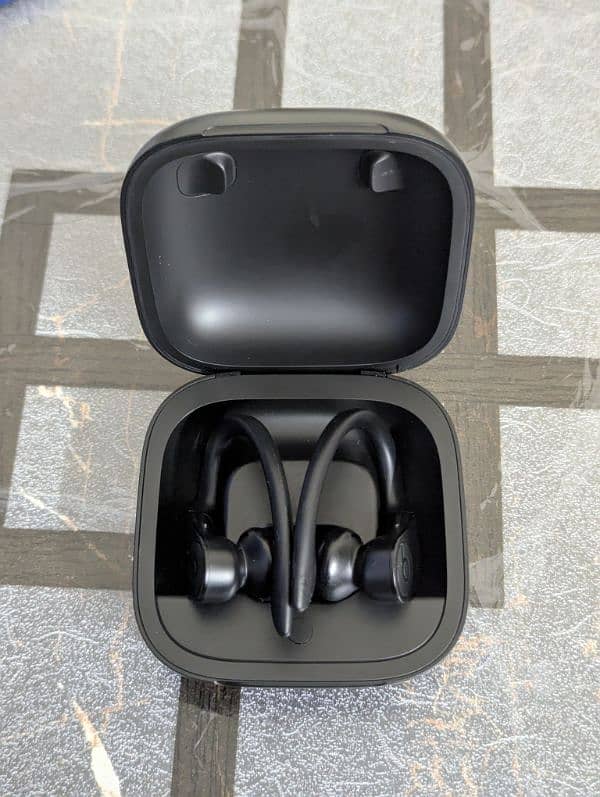 apple powerbeats pro 4