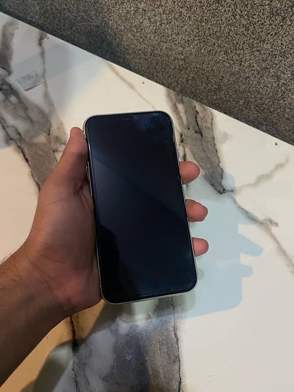 iPhone XR (J. V) 3