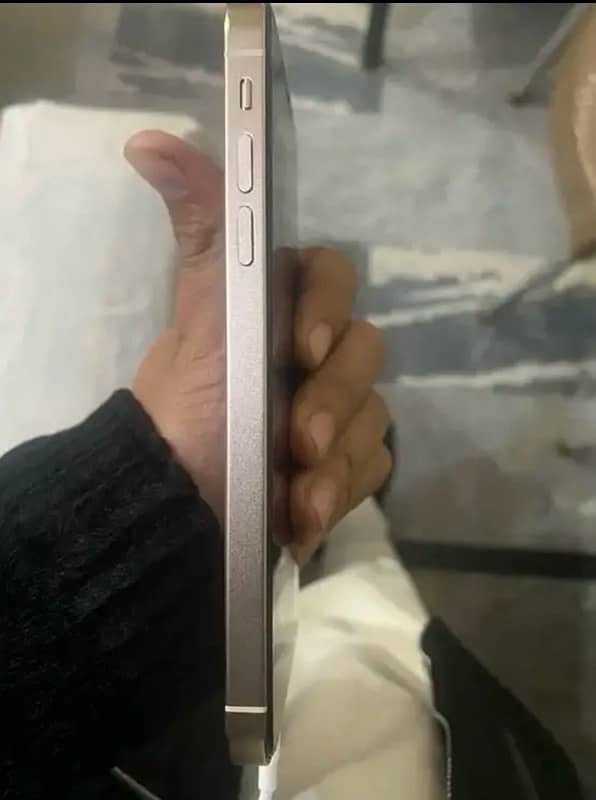 iphone xr into 16 pro non pta 4