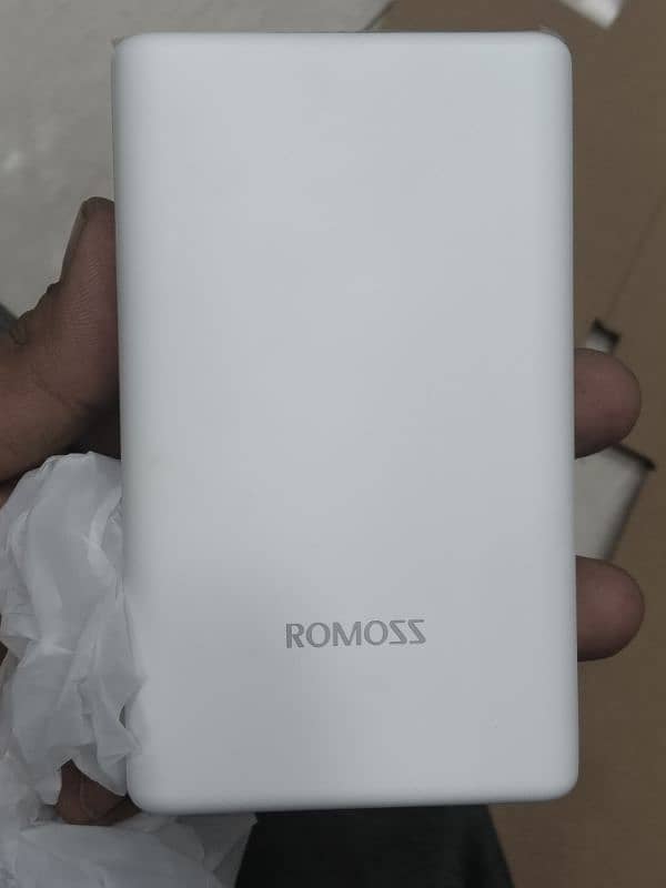 Romooz 20000mah 8