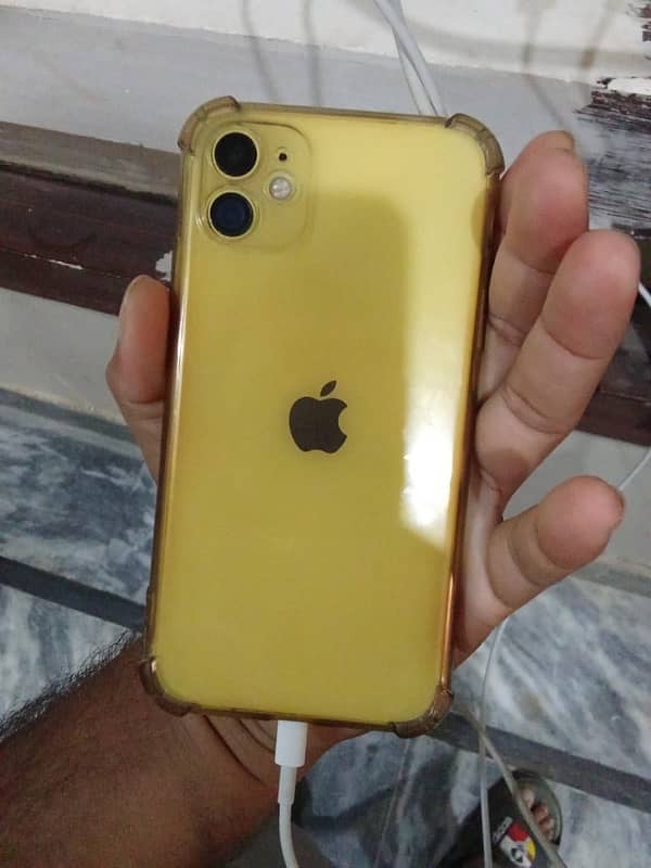 iPhone 11 good condition non pta 1