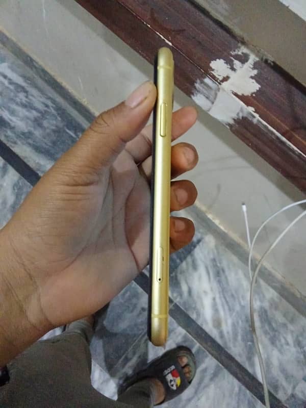 iPhone 11 good condition non pta 2