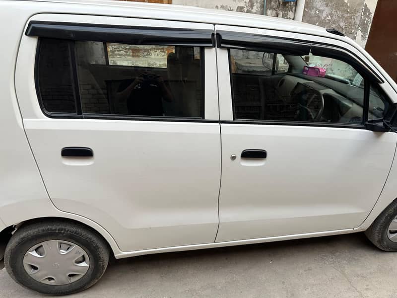 Suzuki Wagon R 2018 12