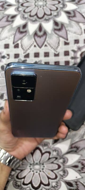 INFINIX ZERO X PRO IN LUSH CONDITION WITH BOX AND CHARGER 4