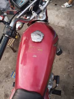 honda125 2017 model lush condition totally genuine battery tyres new