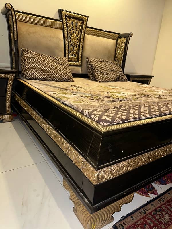 PREMIUM WOODEN BED SET 6