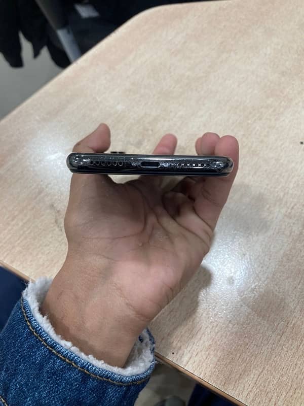 iPhone X 5