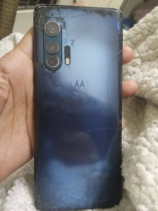 Motorola edge plus 2020 3