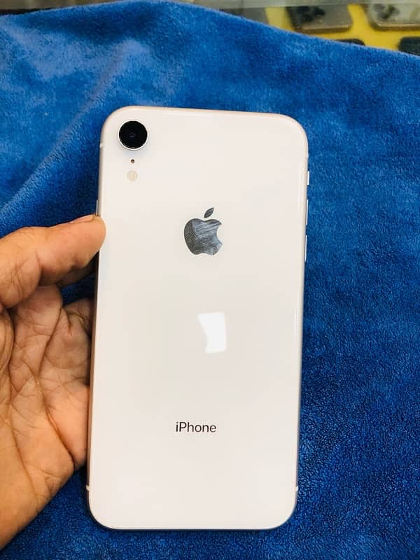 i phone XR 128gb jv sim 2