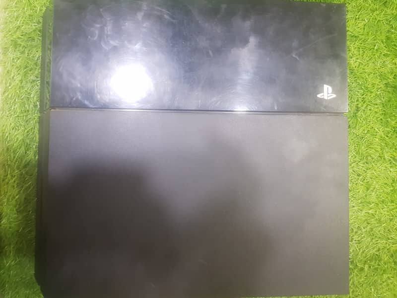 SONY PlayStation®4 Console - CUH-1106A B01 urgent sale 1