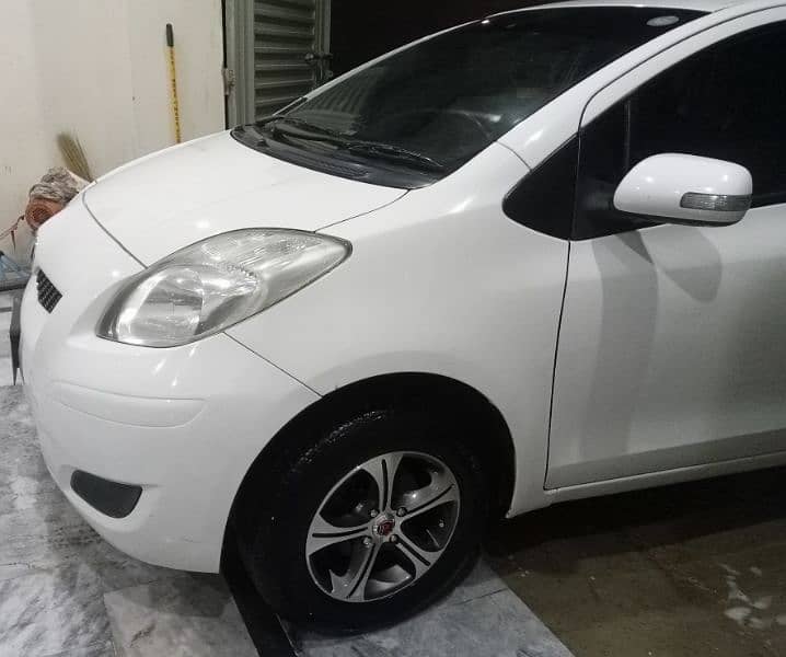 Toyota Vitz 2009 1