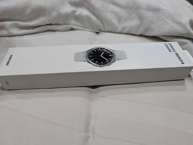 Samsung Galaxy Watch 4 Classic (made in Vietnam) 46mm 16