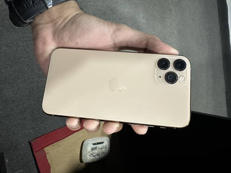 Iphone 11 pro gold colour non pta (FU) 0