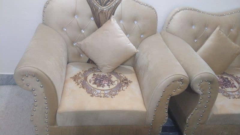 7seater Taj sofa with 3 table 4